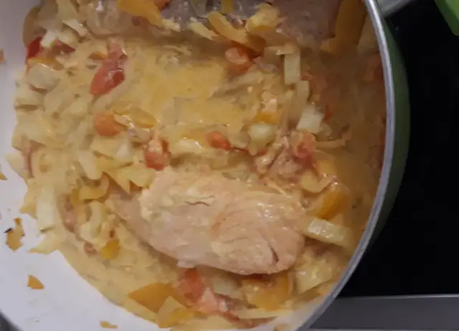 Saumon sur lit de fenouil au safran et curcuma
