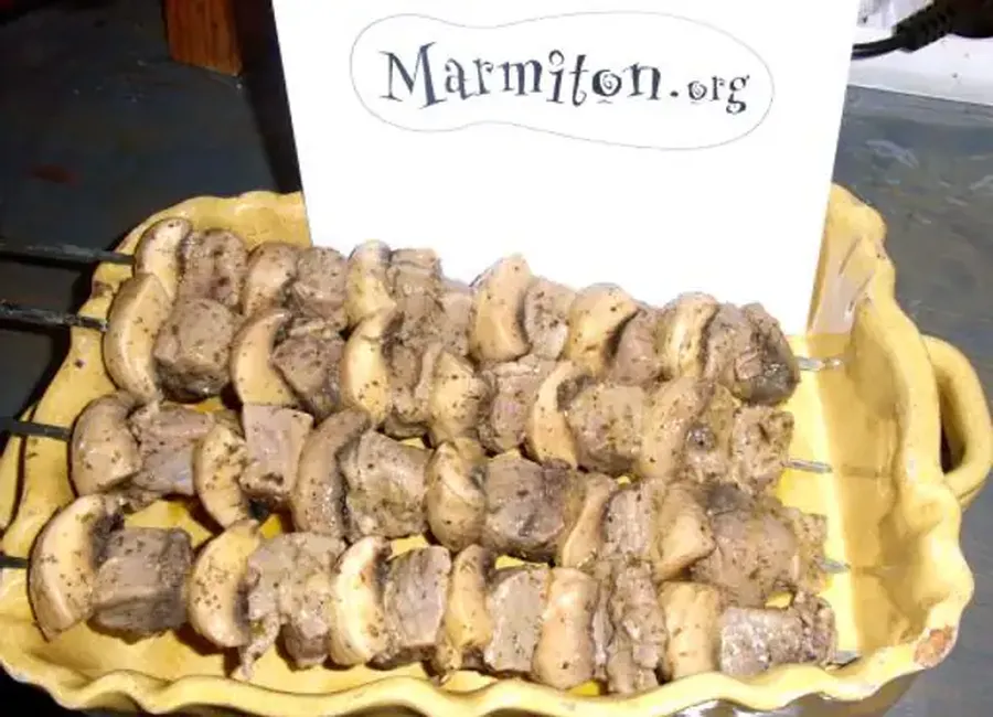 Brochettes de thon et champignons au barbecue