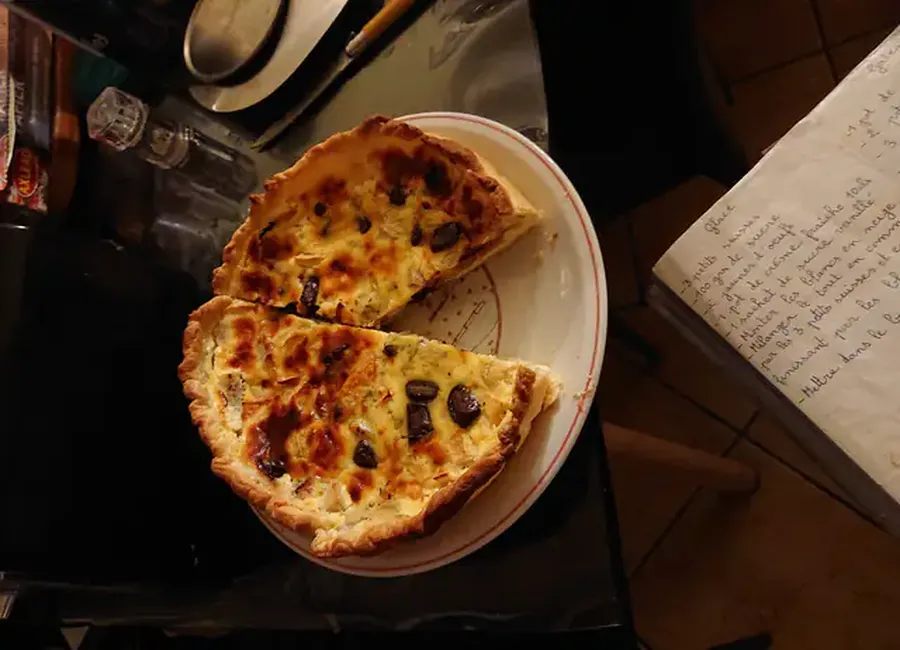 Savoureuse tarte : pomme, poire, banane et chocolat