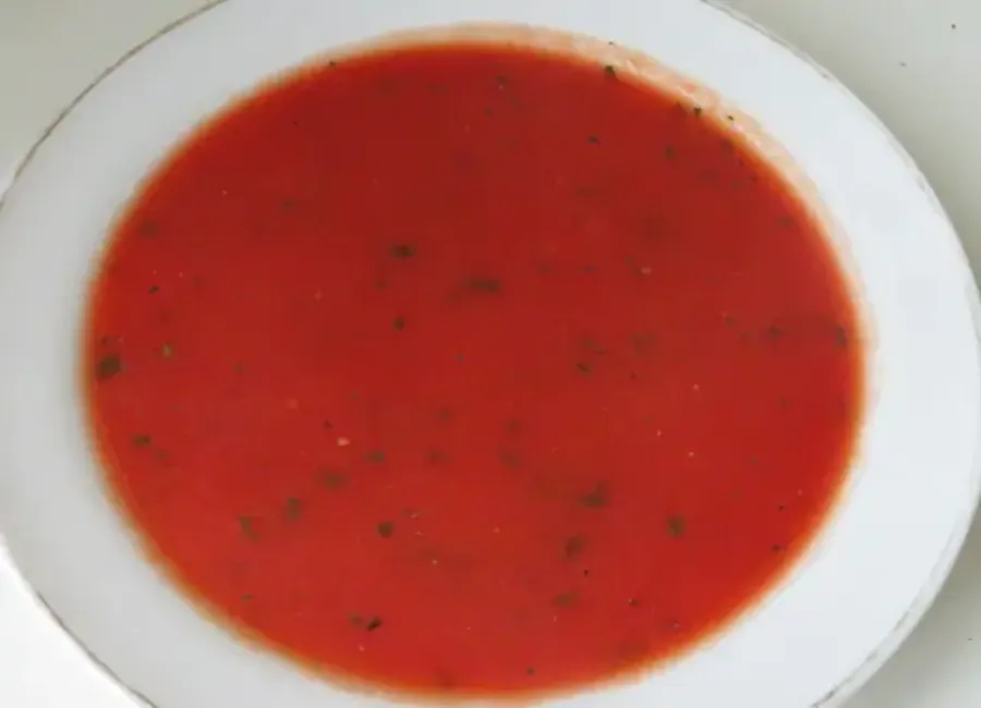 Potage simple et rapide aux tomates