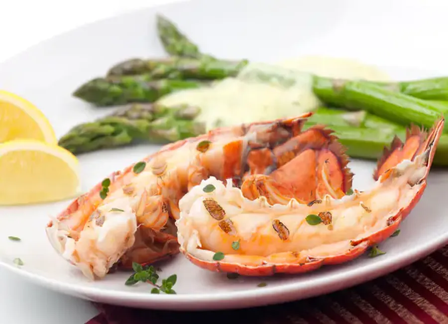 Homard grillé sauce crémeuse à l'estragon