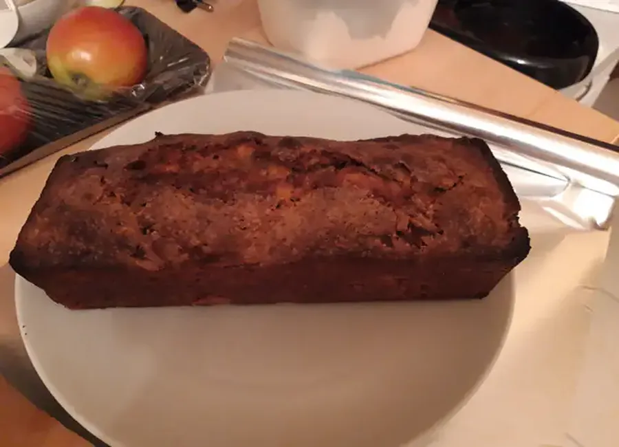 Cake moelleux aux pommes et à la cannelle