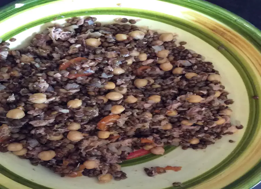 Salade lentilles, pois chiches, thon