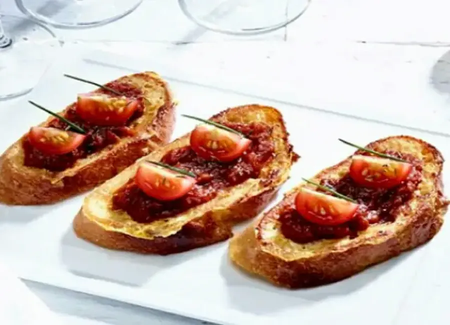 Pain perdu salé tomaté