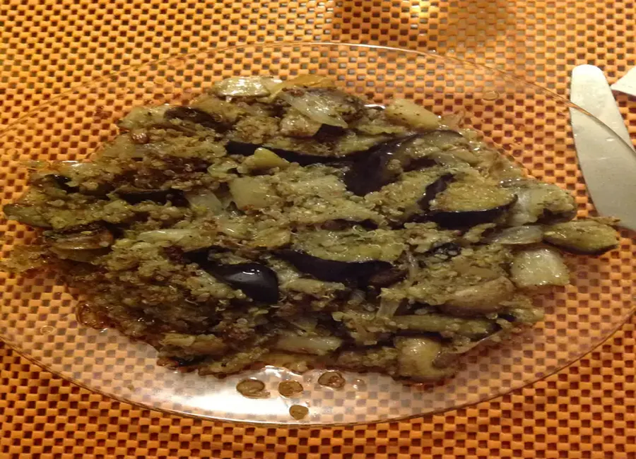 Poêlée de quinoa aux aubergines et champignons