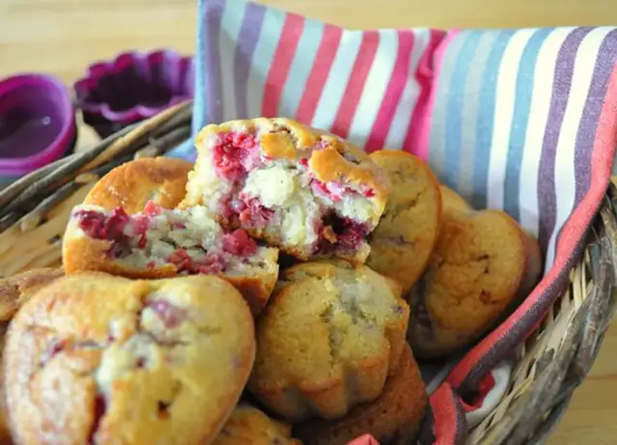 Petits gâteaux moelleux à la framboise