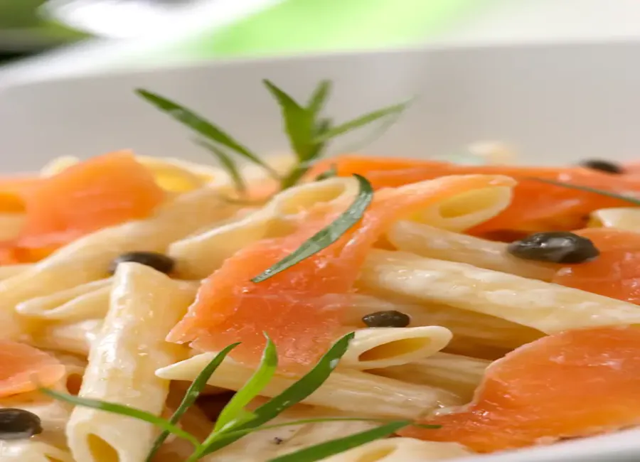 Penne au saumon fumé et à la crème fraiche