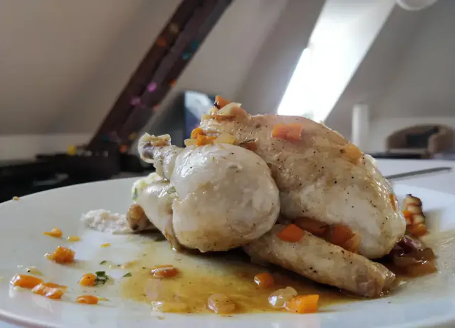 Coquelet farci en cocotte