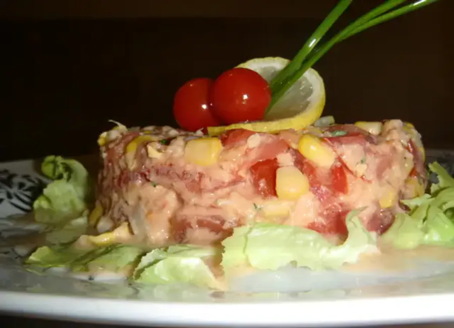Tartare de crevettes et tomates