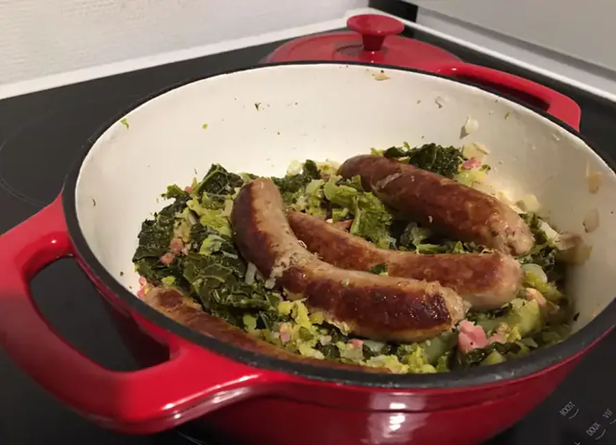 Chou frisé aux saucisses