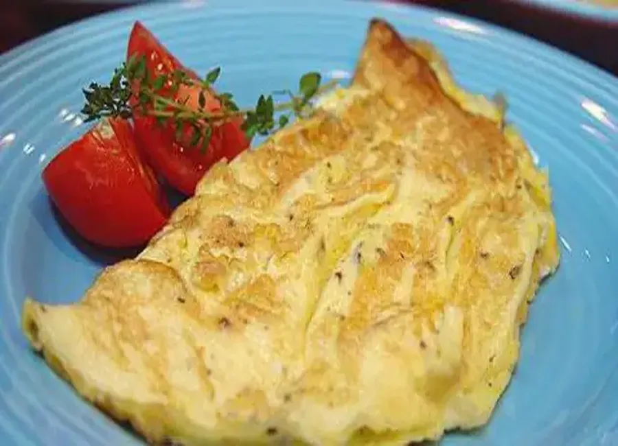 Omelette minute soufflée au fromage