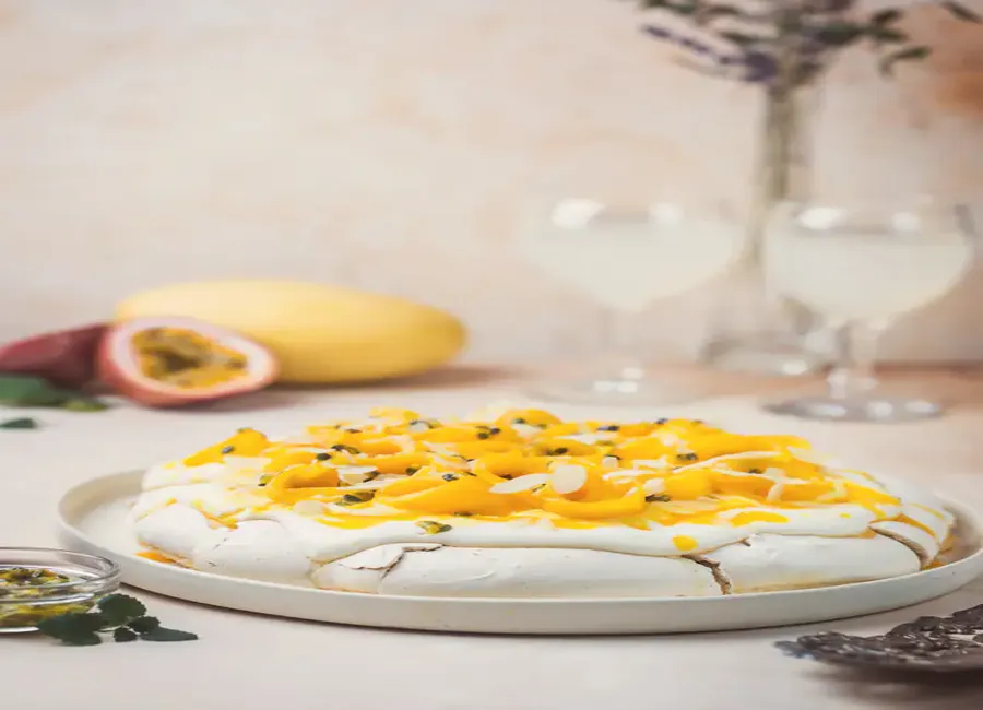 Pavlova de noël mangue et fruit de la passion