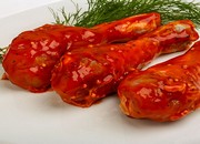Rôti de poulet mariné à la sauce tomate