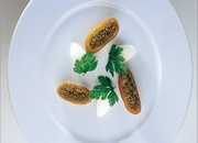 Caviar osciètre gold et pommes de terre roseval cuites en peau à la moelle