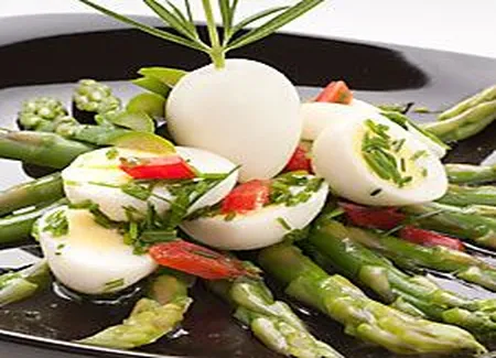 Asperges et uf de caille
