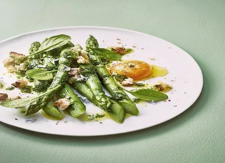 Asperges et oeufs parfaits basse température