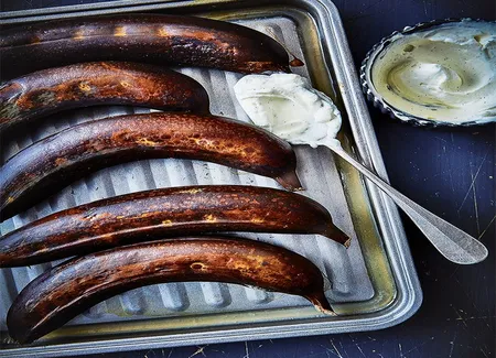 Banane rôtie dans sa peau