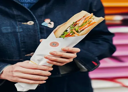 Bánh mì au poulet-citronnelle