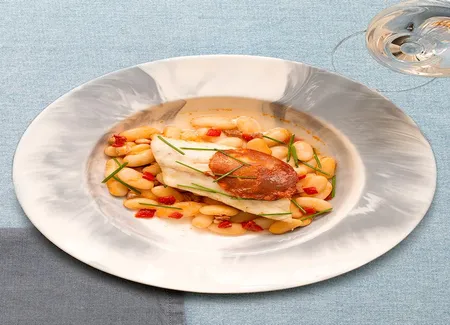 Bar et haricots tarbais, pimientos et chorizo de françoise mutel