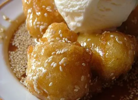 Beignets de pommes au caramel et au sésame
