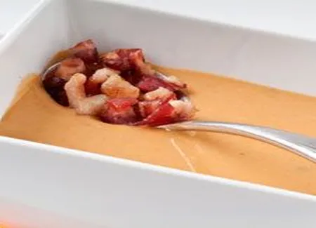 Bisque de homard aux lardons
