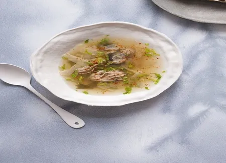 Bouillon aux huîtres et saké
