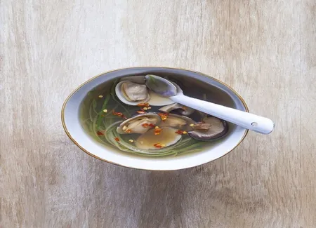 Bouillon aux palourdes et shiitakés