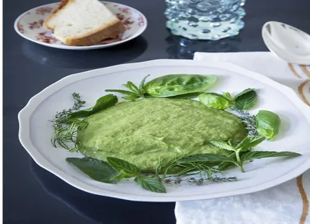 Bouillon crème aux herbes fraîches