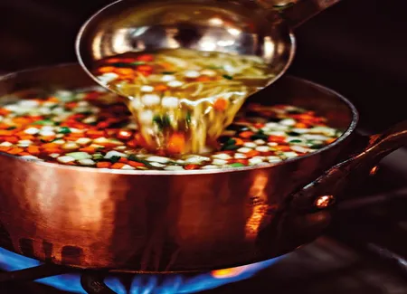Bouillon de boeuf aux vermicelles du bouillon pigalle
