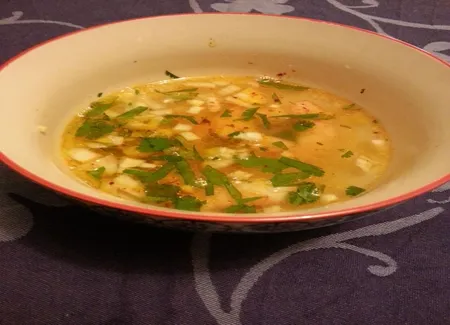 Bouillon de crevettes au piment d'espelette