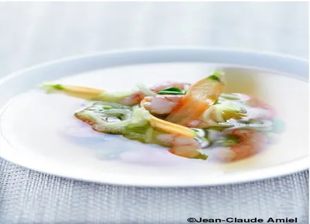 Bouillon de thé, gambas et petits légumes