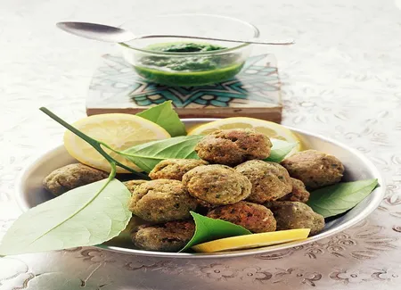 Boulettes de poulet aux dattes et abricots secs