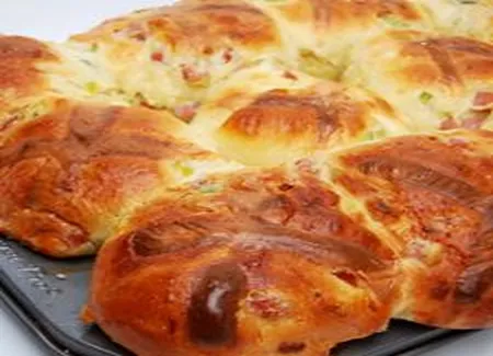 Brioches de carême au jambon, aux oignons verts et au fromage suisse