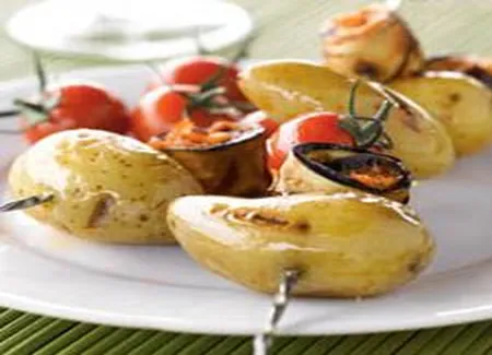 Brochettes bbq de pommes de terre et aubergines