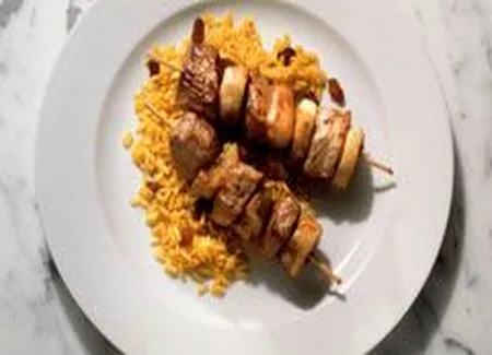 Brochettes d'agneau et riz madras