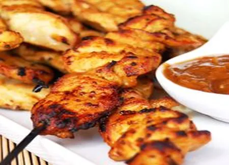 Brochettes de poulet et leur sace satay