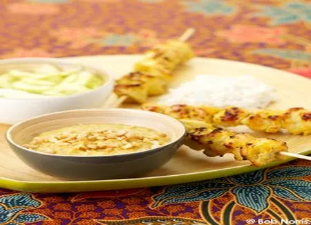 Brochettes de poulet sauce saté