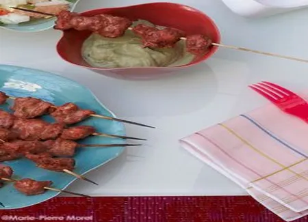 Brochettes de poulet tandoori, purée d'aubergines cumin-coriandre