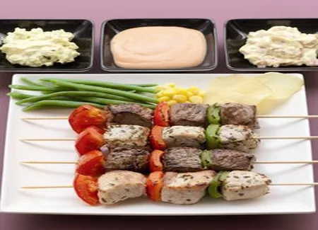 Brochettes de viande à la sauce rené