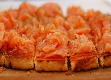 Bruschetta au saumon