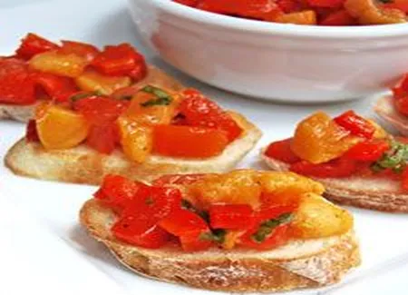 Bruschettas pêches et poivrons grillés