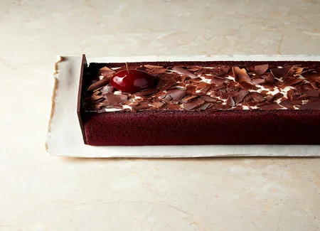 Bûche forêt noire de cyril lignac