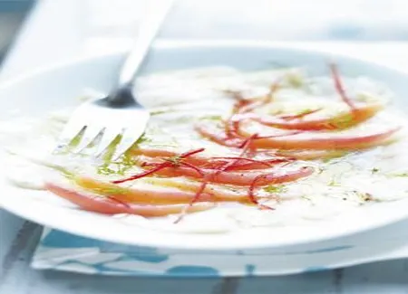 Carpaccio de bar aux pêches