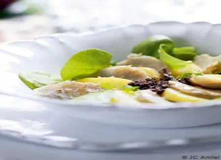 Carpaccio de rattes et fonds d'artichauts au caviar d'olive