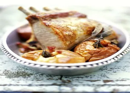 Carre de porc et pommes aux lardons
