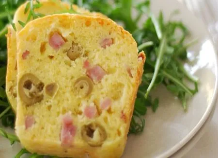 Cake au jambon et aux olives