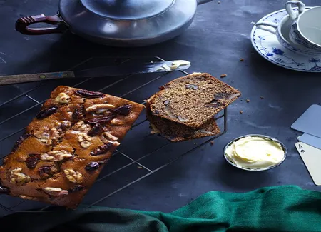Cake aux fruits secs et aux caramels salés