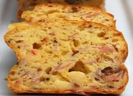 Cake aux gouda, capicollo et tomates séchées