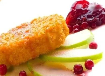 Camembert frit aux fruits