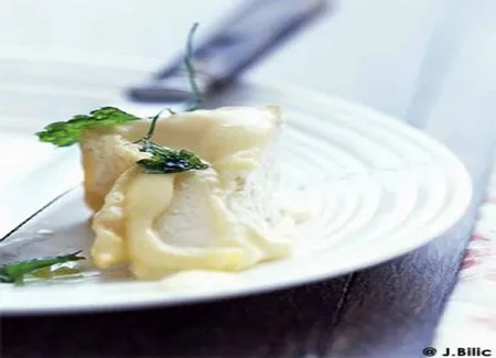 Camembert poêlé au persil frit